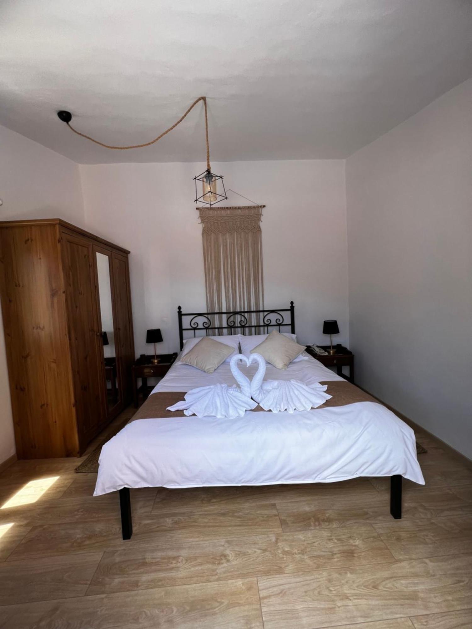 Taxiarchis Aparthotel Symi Bagian luar foto