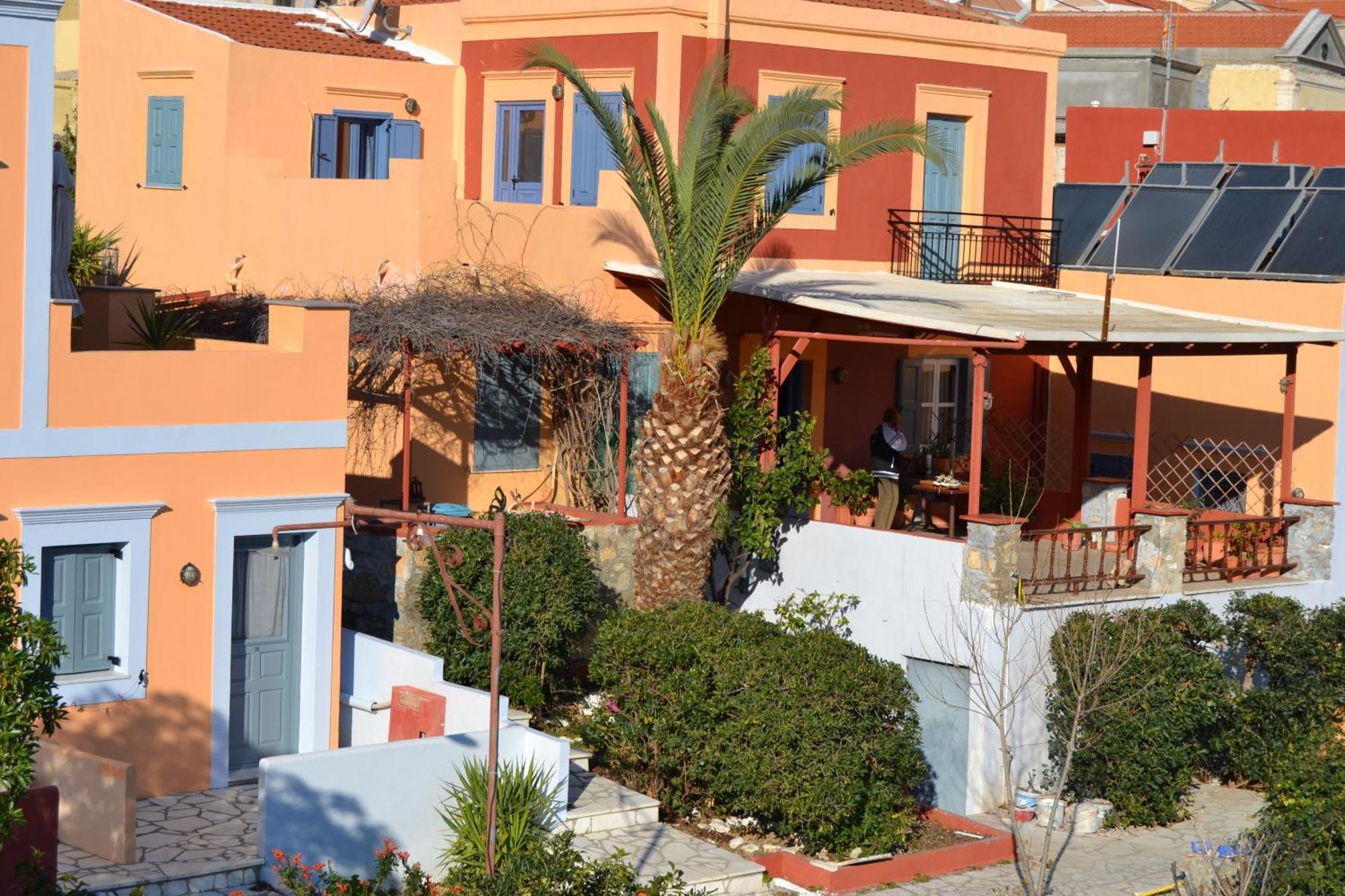 Taxiarchis Aparthotel Symi Bagian luar foto