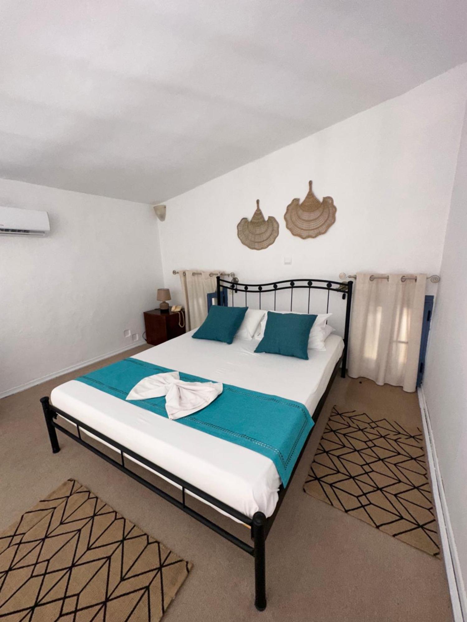 Taxiarchis Aparthotel Symi Bagian luar foto