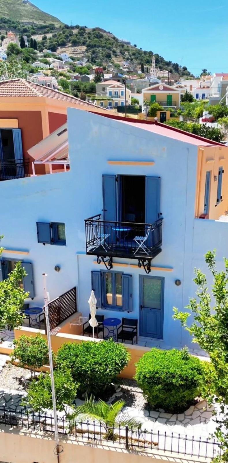 Taxiarchis Aparthotel Symi Bagian luar foto
