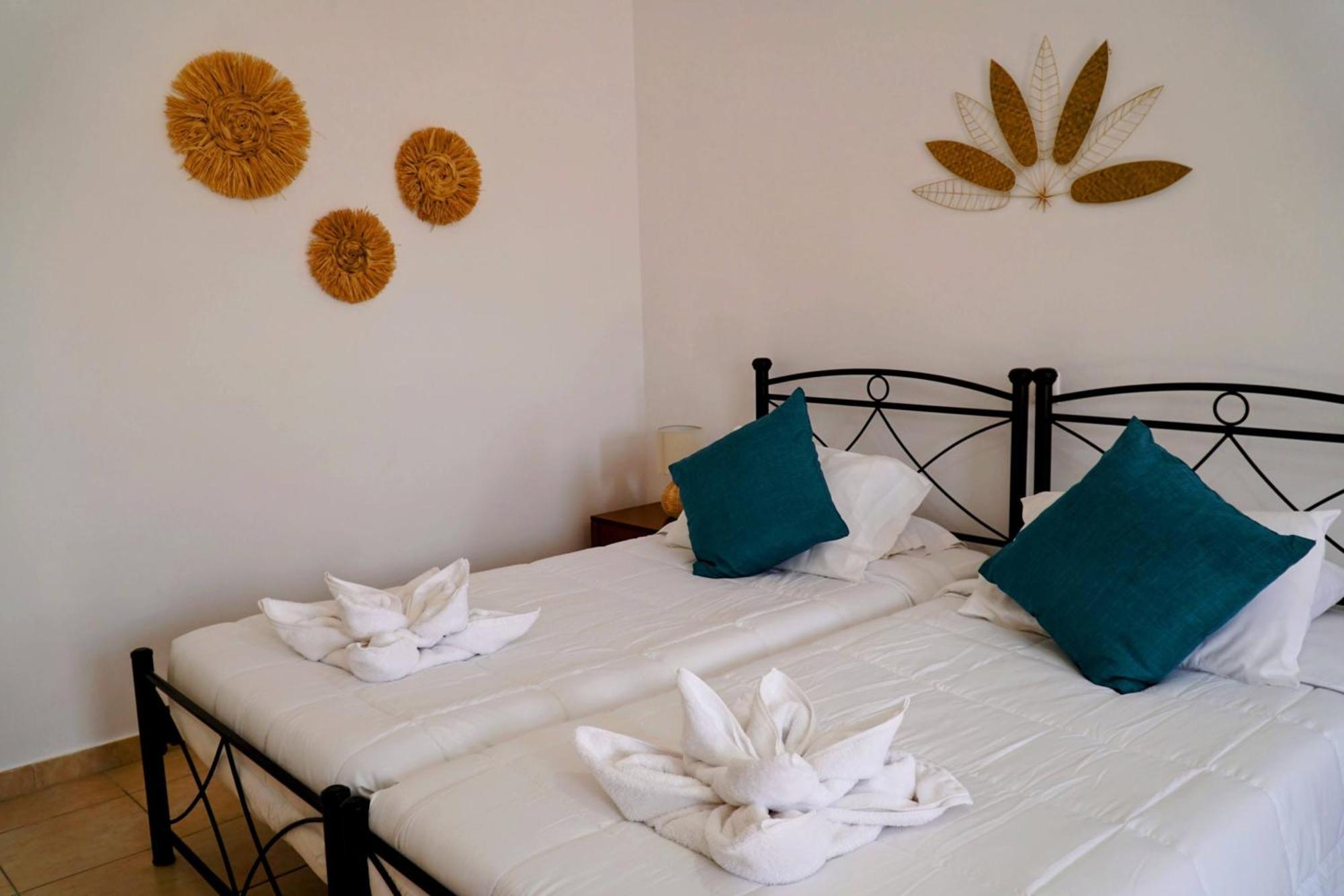Taxiarchis Aparthotel Symi Bagian luar foto