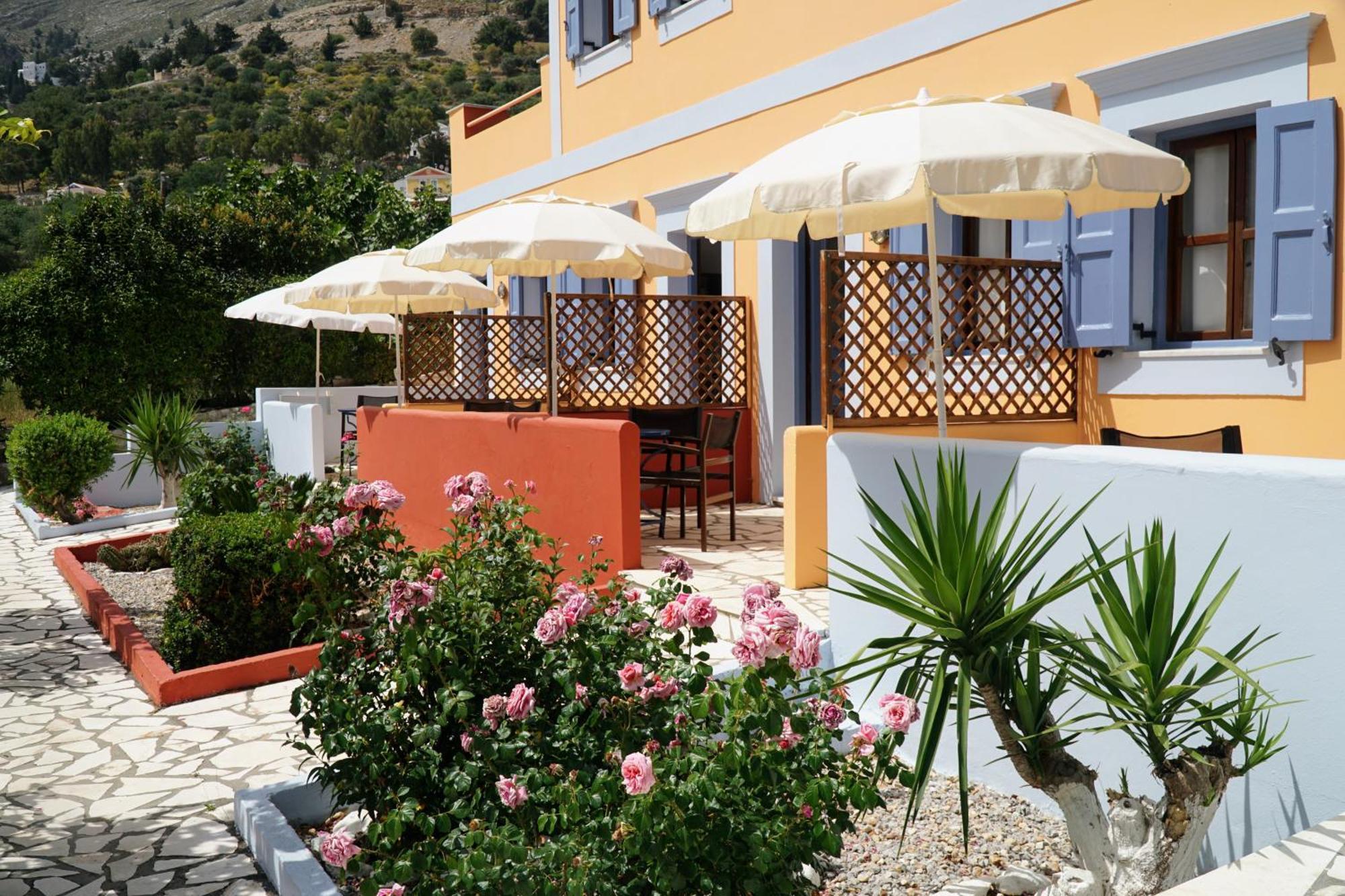 Taxiarchis Aparthotel Symi Bagian luar foto